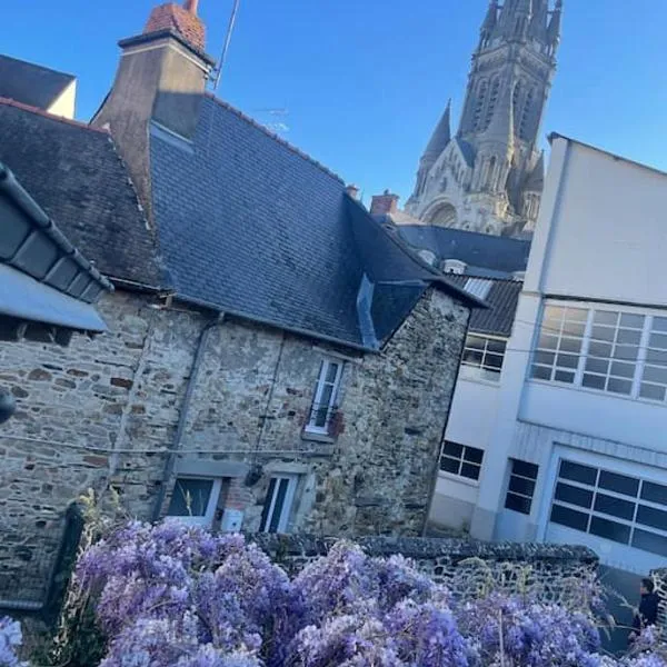 Maison de ville- quartier calme，位于维特雷的酒店