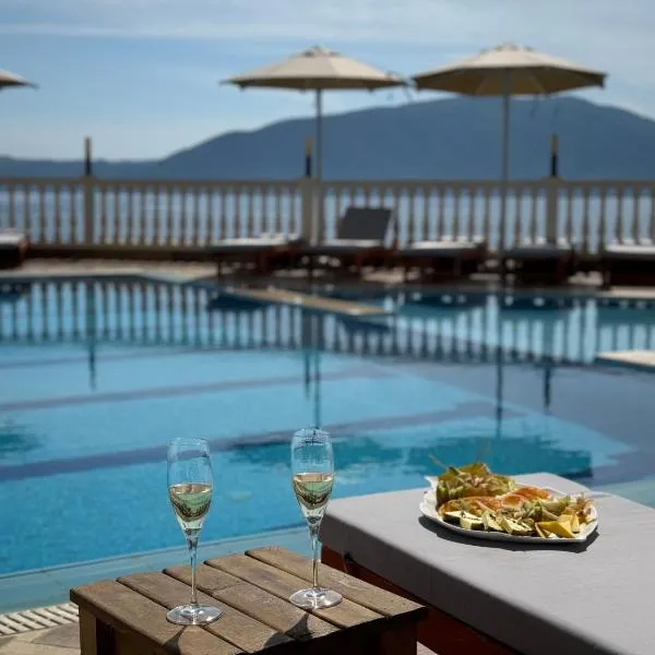 Nuna Hotel & Apartments，位于伏罗拉的酒店