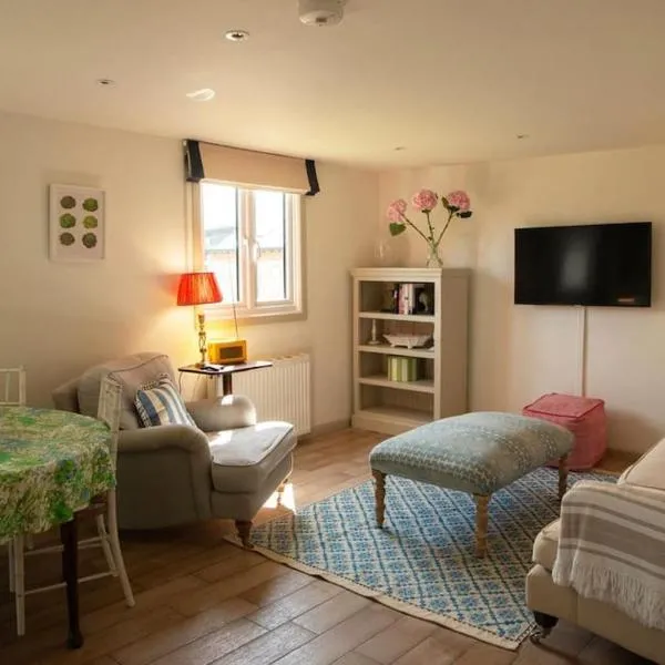 Luxurious 3 Bedroom Cottage，位于新奥尔斯福德的酒店