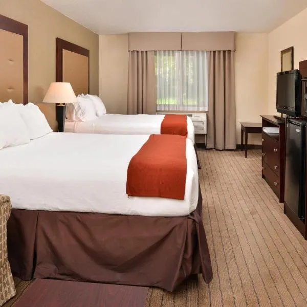 奥斯威戈湖- 波特兰南智选假日酒店，位于莱克奥斯韦戈的酒店