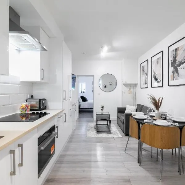Modern 3 Bedroom House Edgware，位于埃奇韦尔的酒店