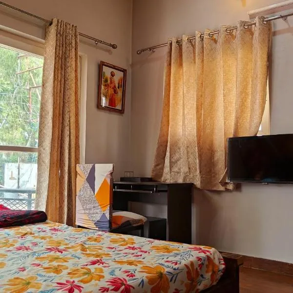 AK Homestay，位于德拉敦的酒店
