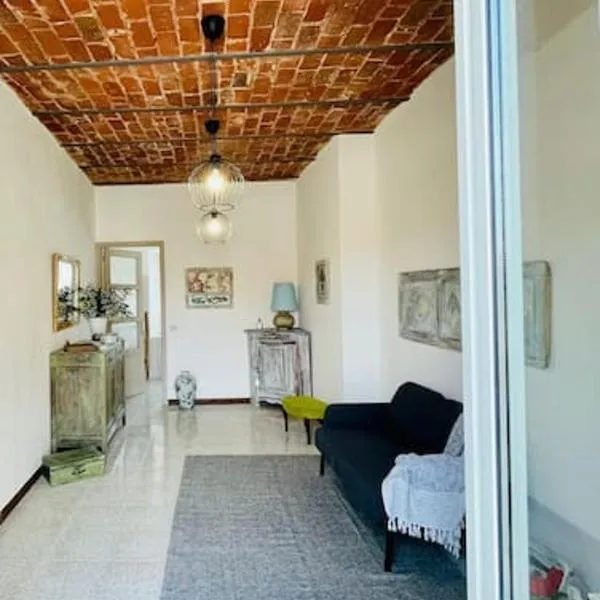 La casa di Regina，位于Tronzano Vercellese的酒店