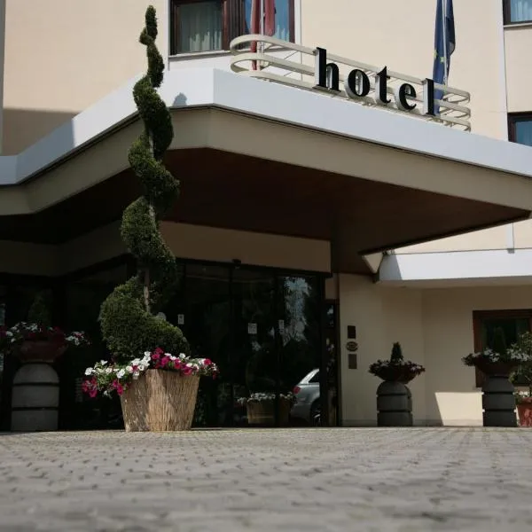 巴塞塔酒店，位于Supino的酒店