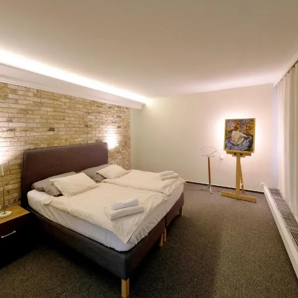 ViDa Prostorný 220 m2 3BR Apartmán s Krbem a Zahradou, Ideální pro Rodiny，位于布拉格的酒店