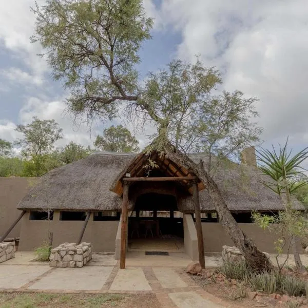 Amy's Camp at the Kevin Richardson Foundation，位于Dinokeng Game Reserve的酒店