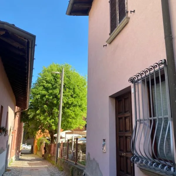 In castello 1984，位于罗瓦托的酒店