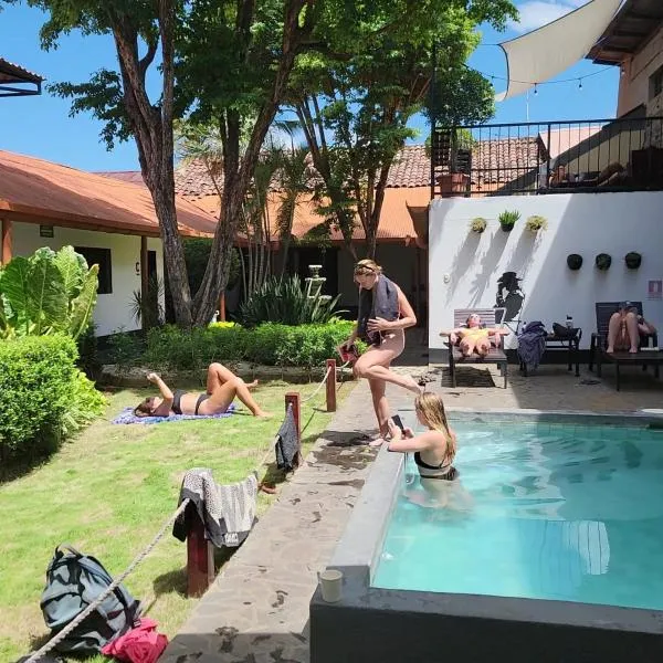 Poco a Poco Hostel，位于莱昂的酒店