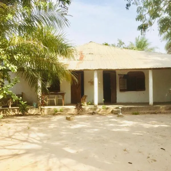 Guest House La Maison des Amis，位于Abene的酒店