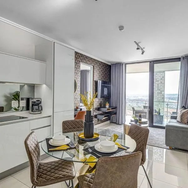 Urban Luxe by Jules, Ellipse, Waterfall，位于米德兰的酒店