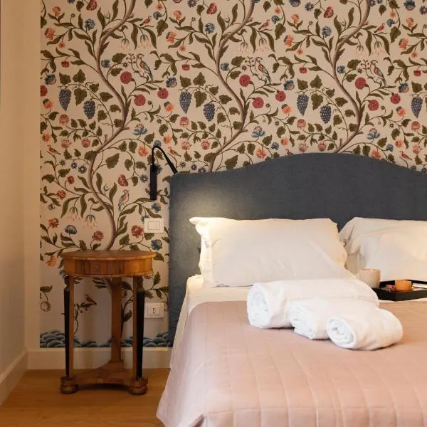 Palazzo Biasini by Postcardsfrom，位于维罗纳的酒店