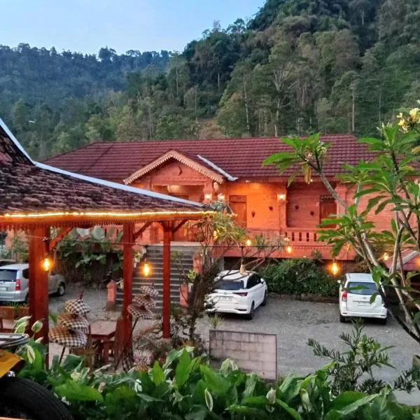 VILLA PRINGGITAN，位于Karanganyar的酒店