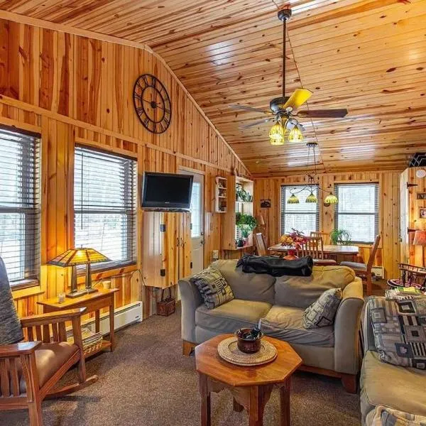 Nordico Point，位于Ely的酒店