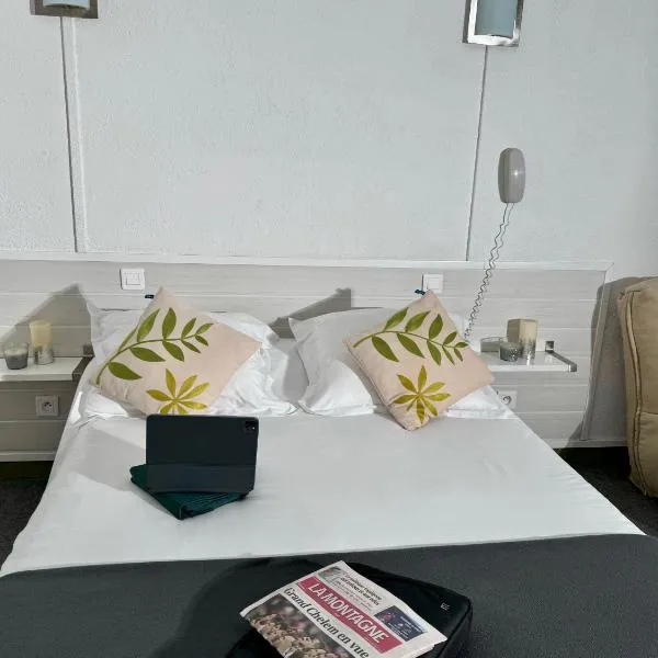HOTEL De La Tour Saint Etienne SUD，位于Saint Etienne的酒店