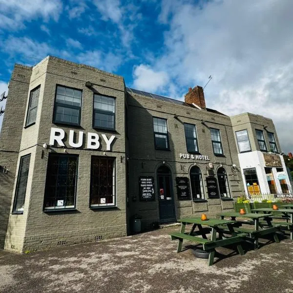 OYO Ruby Pub & Hotel，位于Peacehaven的酒店