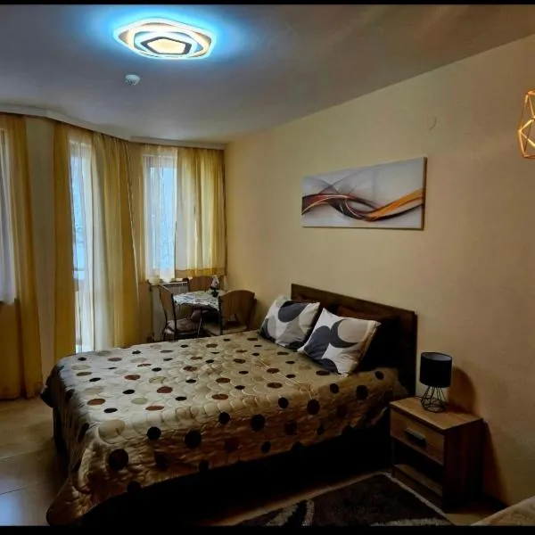 Enjoy Studios and Lovely Apartment Villa Park，位于贝利伊斯库尔的酒店