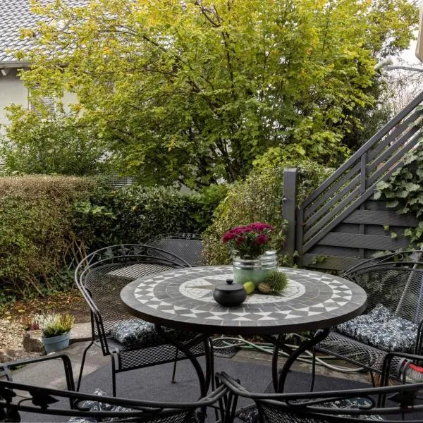 Ferienwohnung Heidegarten，位于博登斯边的拉多夫采尔的酒店