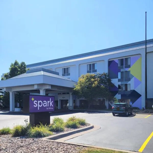 Spark by Hilton Green Bay，位于绿湾的酒店