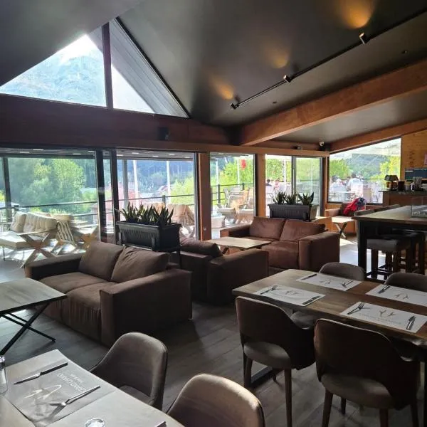 Grand Chamois Hotel & Spa，位于马夫罗沃的酒店