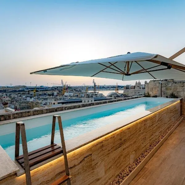 Moon Malta Boutique Stay with Rooftop Pool & Sea Views of Valletta, Grand Harbour & Three Cities，位于科斯皮夸的酒店
