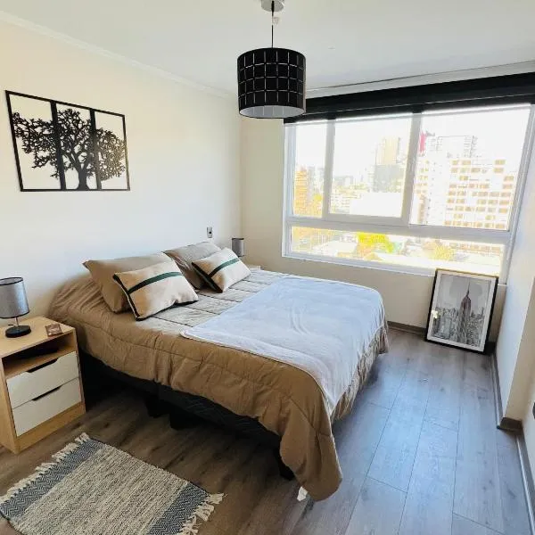 Moderno y amplio Departamento 1D1B con fabulosa Vista al Parque Ecuador y a la ciudad，位于康塞普西翁的酒店