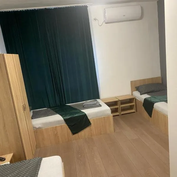 Crosi Home，位于雷希察的酒店