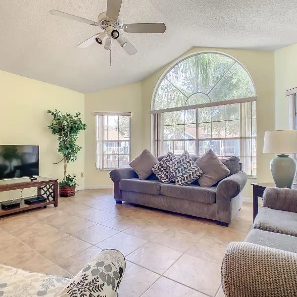 Quaint Getaway! 3 Bedroom Condo Near Disney Parks!，位于基西米的酒店
