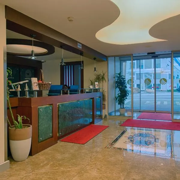 Airport Global Hotel, Olive INN，位于埃格尔斯巴赫的酒店