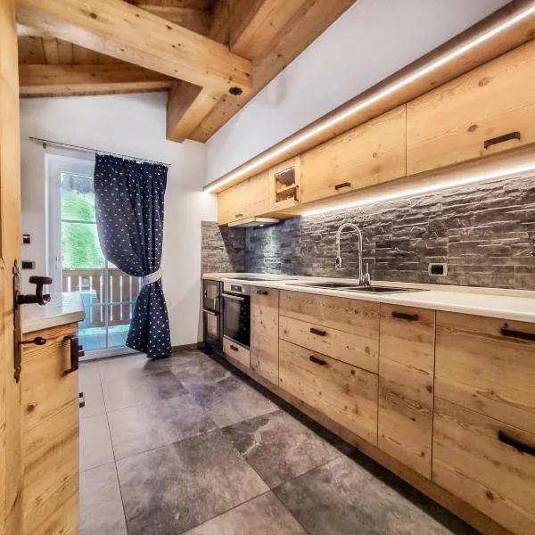 Casa Panoràma in the heart of the Dolomites, Moena，位于莫埃纳的酒店