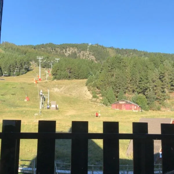 Studio cabine 4 couchages vue sur les pistes，位于Puyvalador的酒店