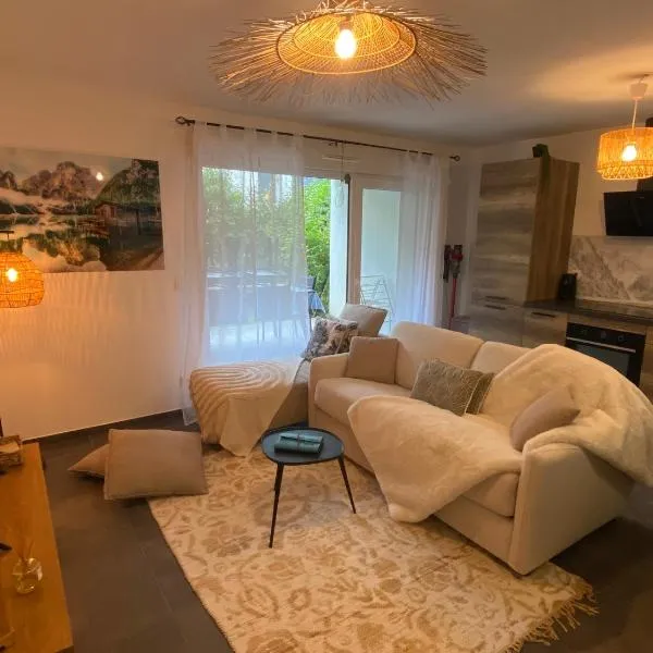 T3, à 5 min à pied du lac Annecy，位于杜约特的酒店