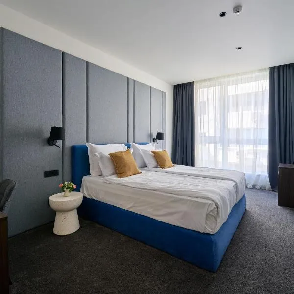 Adella Boutique Hotel - Free Secured Parking，位于索非亚的酒店