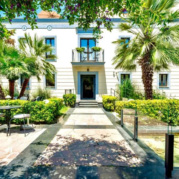 Boutique Hotel Palazzo Donna Iulia，位于波佐利的酒店