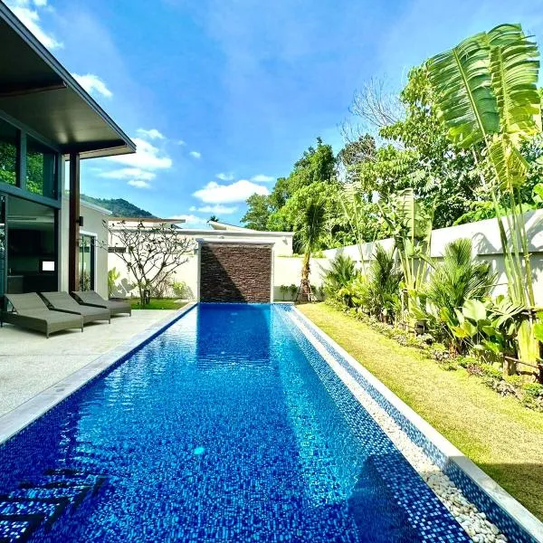 Villa Aura 4 bd in Bang Tao Phuket，位于普吉镇的酒店