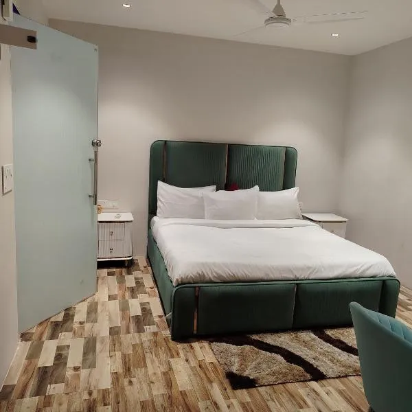 Rivaz Hotel And Restaurant，位于新德里的酒店