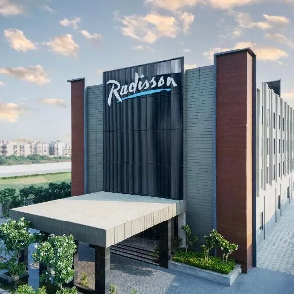 Radisson Hotel Vrindavan，位于范兰德凡的酒店
