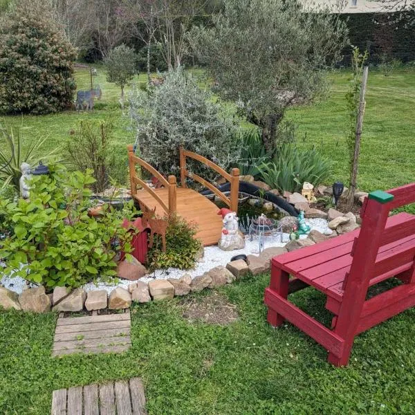 Chambre d'hôte Amitié et Jardin，位于Carmaux的酒店