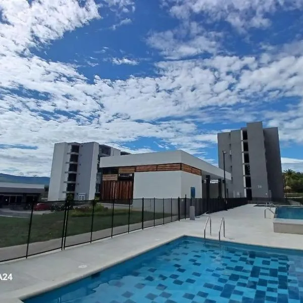 Condominio Bahía Solero Girardot，位于里考尔特的酒店