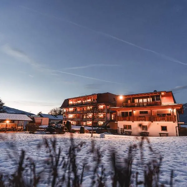 Hotel Reischach，位于布鲁尼科的酒店