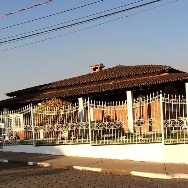 Pousada Casa da Vó Dita，位于欧鲁菲努的酒店