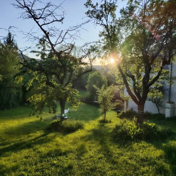 Chambre privée au pays des volcans，位于马西亚克的酒店