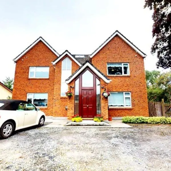 Entire Home 10 min from Dublin Airport，位于多纳贝特的酒店