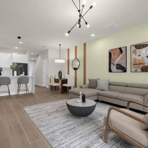 Upstay - Townhouse with Private Pool and Foosball，位于奥兰多的酒店