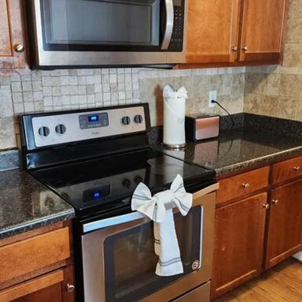 Private Villa - 3 Bedroom House，位于罗利的酒店