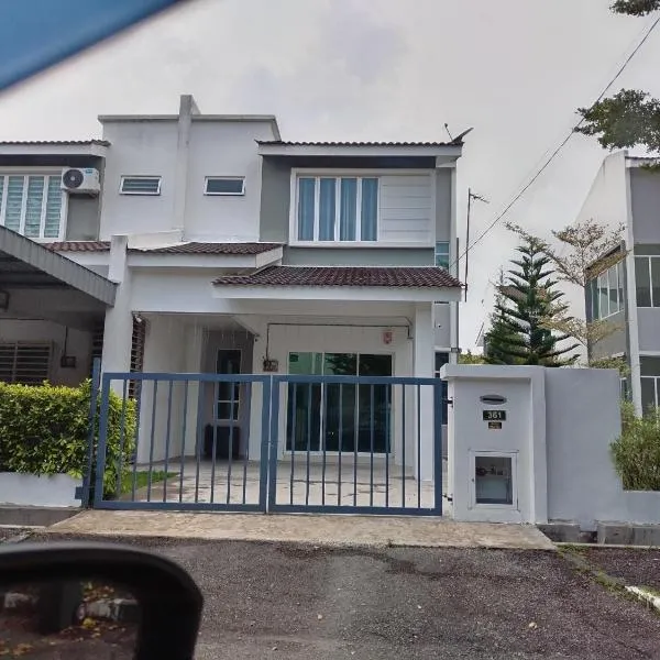 Deandra Homestay- WiFi-Aircond-Dryer，位于双溪大年的酒店