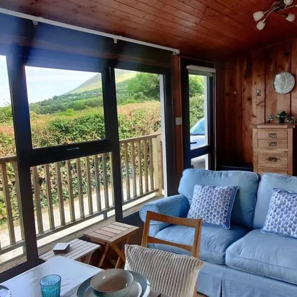 Small cottage in Camp, Kerry on the Dingle Way，位于Camp的酒店
