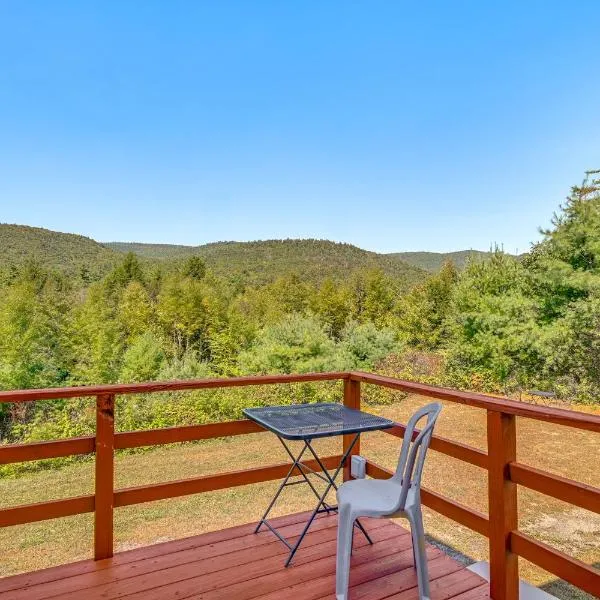 Dog-Friendly Lake George Home 3 Mi to Beach!，位于乔治湖的酒店