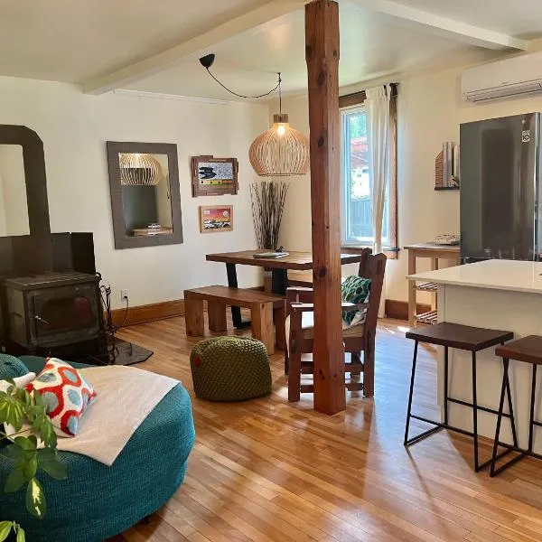 Retro-chic retreat in the heart of Wakefield，位于韦克菲尔德的酒店