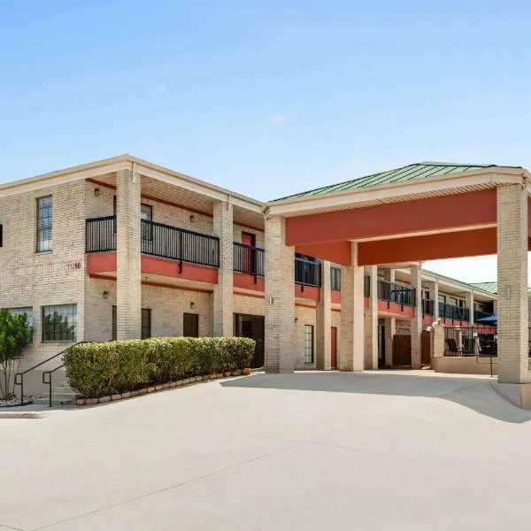 Days Inn by Wyndham San Antonio Near Fiesta Park，位于圣安东尼奥的酒店