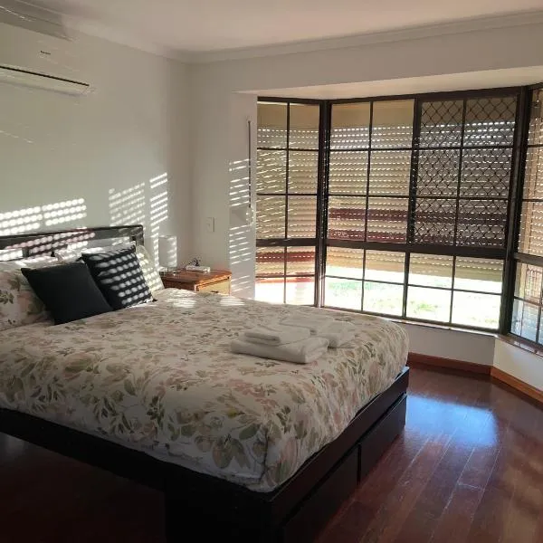 Charming 4BR Retreat near Gawler，位于赛特菲尔德的酒店